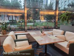 -亮马河饭店翠雅咖啡厅