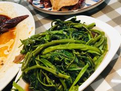 -新大咀港式茶餐厅(宝山万达店)