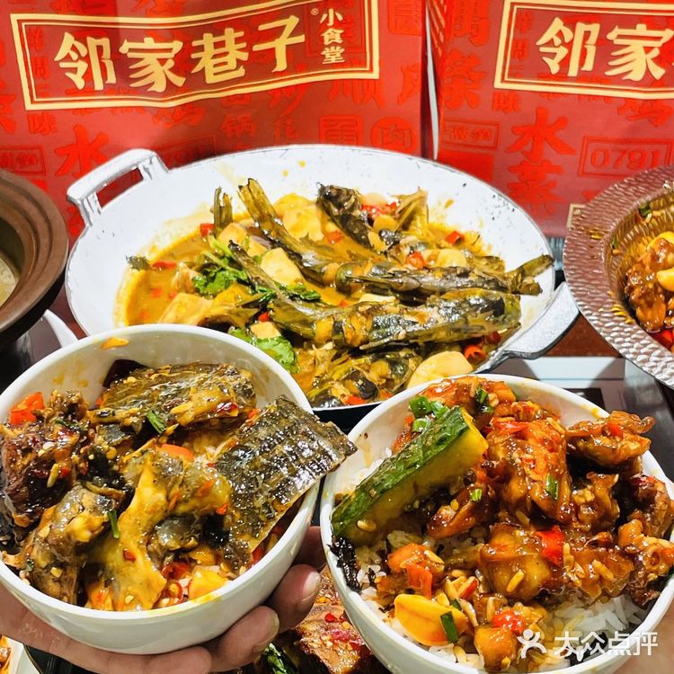 下高铁西站边上这家…江西小炒真便宜好吃！！