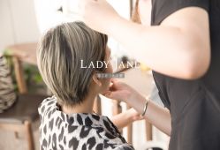 -Lady  Jane高端婚纱礼服馆