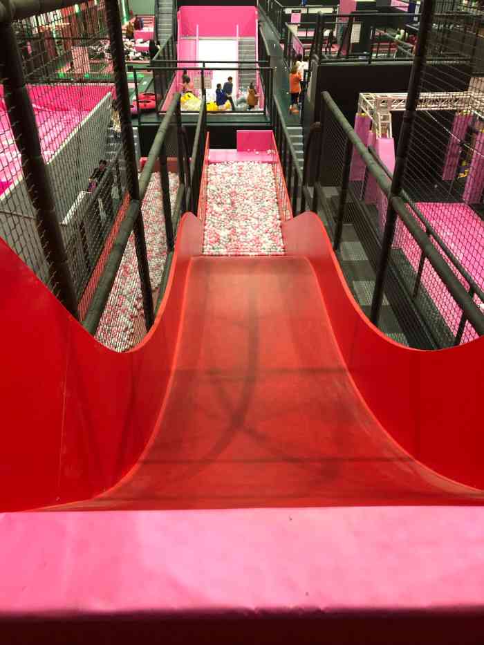 反弹空间蹦床馆-"第一次玩蹦床,首选这家,有一丢丢的失望,.