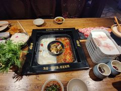 -老牌坊云南鱼豆花火锅(嵩山店)