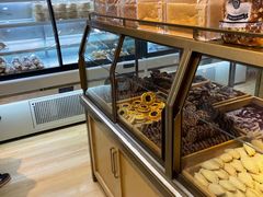 面包甜点陈列柜-玛尔哈巴·塔塔尔糕点(华侨小区店)