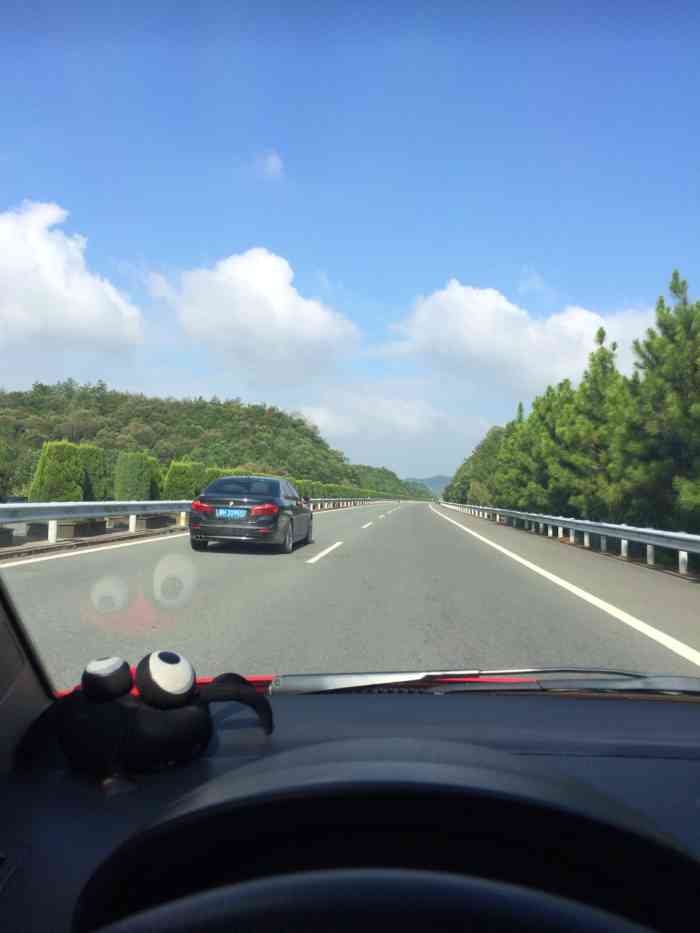 (石钟山服务区)餐饮