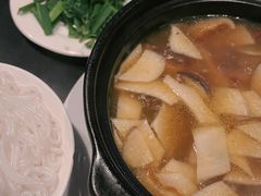 云南野生菌米线-南蛮子(进贤路店)
