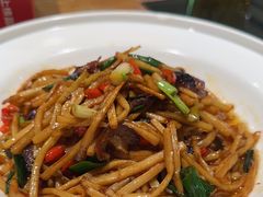 脆笋炒腊肉-鸡毛店·川菜(双楠店)