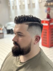 -老男孩男士理容馆·理发·烫染·修面