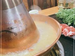 -果松木炭酸菜铜火锅·外婆参鸡汤