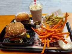 -The Habit Burger Grill 哈比特汉堡(复兴soho店)
