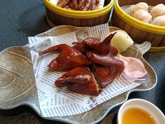 蝴蝶里招牌手撕乳鸽-蝴蝶里·粤菜·点心(滨江龙湖店)