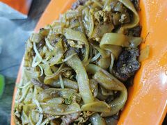 牛肉鸡蛋炒牛河-贞姨美食·老字号海鲜大排档