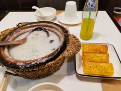 窝蛋牛肉粥-火齐潮汕砂锅粥(五道口店)