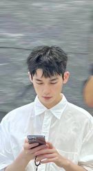 -一家只做男发烫染的店