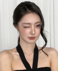 -明天见·化妆造型工作室