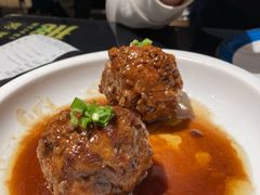 咸蛋黄狮子头-梅飞酒家(桑园路店)