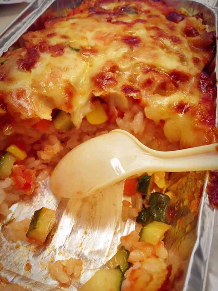 经常吃她家的外卖,推荐咖喱焗饭.