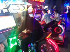 -世代星球·保龄球·镭战真人CS·团建(杨浦店)