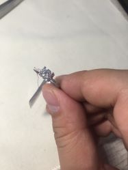 -威德钻石-克拉钻大本营(南京东路店)