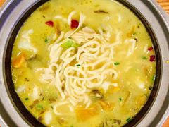 -周鱼小馆石锅酸菜鱼(活力汇店)