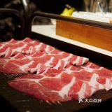 吃火锅怎么能少了帝王蟹呢，来这里满足你对海鲜的所有挑剔～