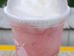 粉荔荔胶原酸奶冻-瑞幸咖啡(青秀区龙光世纪A座店)
