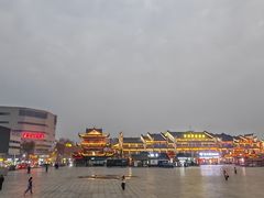 -巴陵广场