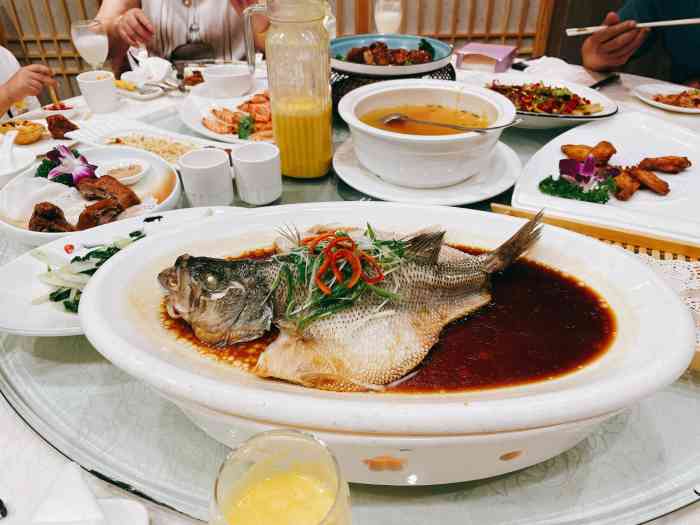 鸿锦海鲜大酒楼图片