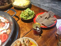 -四小区火锅·巷子里的重庆火锅(花照壁店)
