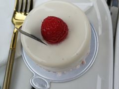 -UNI UNI(环亚凯瑟琳店)