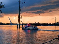 -人民防洪胜利纪念塔