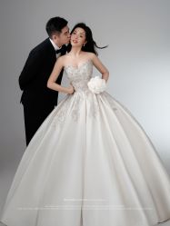 -雪中彩影婚纱摄影·微光艺术中心