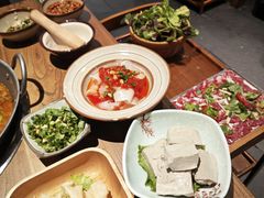 -野山舂·贵州现舂酸汤火锅(鸿通城店)