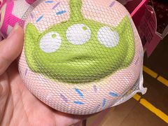 -名创优品(北京新中关购物中心地铁层店)