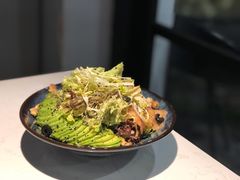 牛油果烟熏三文鱼沙拉-BE BRIGHT KITCHEN(正佳广场店)