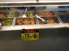 自助取餐区-惠爱餐厅