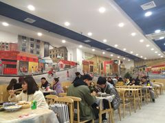 大堂-江城燕子大排档(江汉路步行街店)