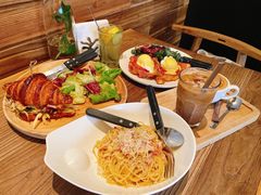 -Common Table · Brunch & Coffee