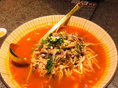 酸汤羊杂-丝路金桃·新疆菜(徐汇店)