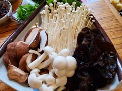 -毛辣果·贵州红酸汤牛肉火锅(西单店)