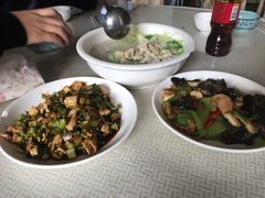 -茅屋大酒店