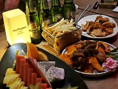 -FOUR PLAY BAR
