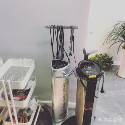 -茶发Salon·烫发染发理发