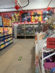 -逝水玩具折扣店