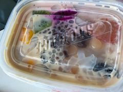 -爱果果粒方水果捞茶饮店