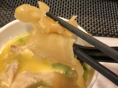 -鲜入围煮花胶鸡海鲜火锅