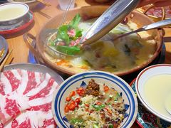 -洱火云南酸菜牛肉火锅(石景山当代商城店)