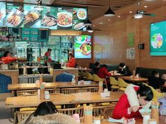 大堂-伊麦佳兰州牛肉面清真美食店