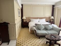 -深圳富苑皇冠假日套房酒店