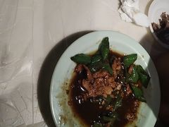 -老街烧烤大排档·地道湖北菜·龙虾馆(汉口火车站店)