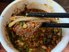 -黄利砖万峰林布依特色酸笋牛肉馆